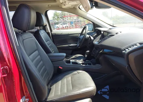 2017 Ford Escape Titanium z USA, uszkodzony, nr VIN 1FMCU9J96HUA68094